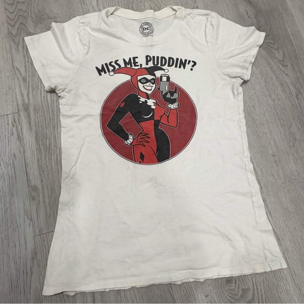Harley Quinn T-Shirt DC super-hero villain soft fitted women’s ring-neck tee EUC